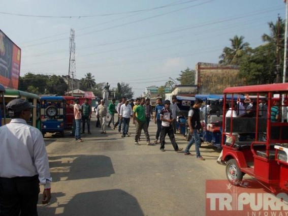 Kamalpur: Unrest prevailed among auto and e-rickshaw pullers: E-rickshaw pullers demanded free and fair chance of business